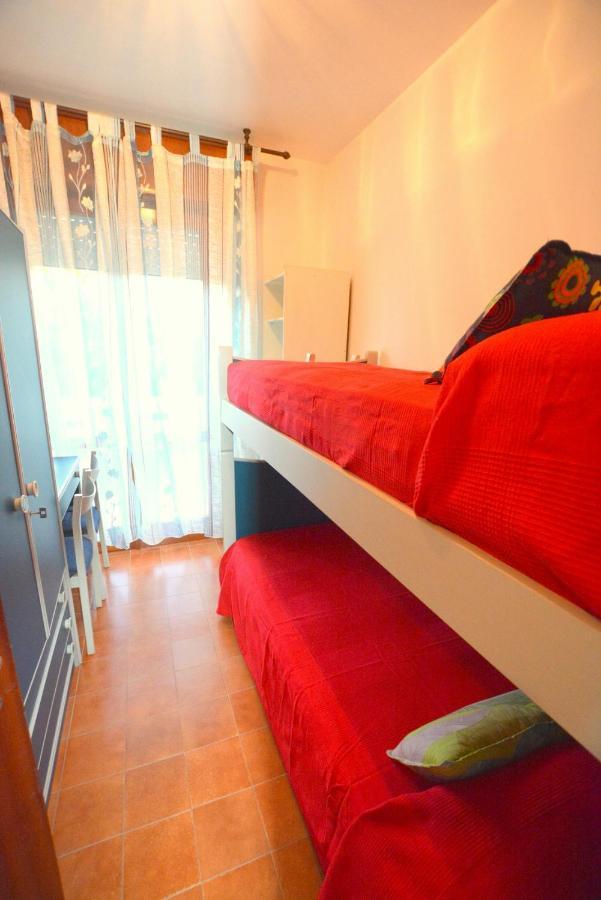 Lignano Nette Wohnung Naehe Am Meer Линяно Сабиадоро Екстериор снимка