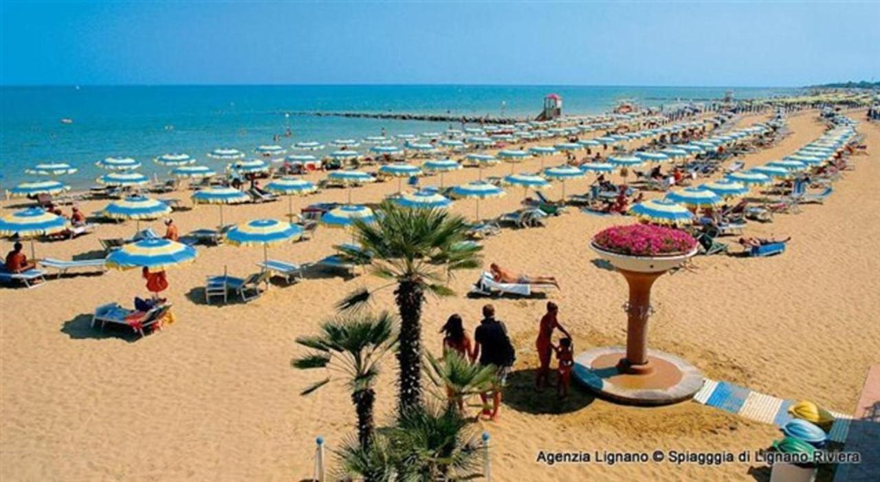 Lignano Nette Wohnung Naehe Am Meer Линяно Сабиадоро Екстериор снимка